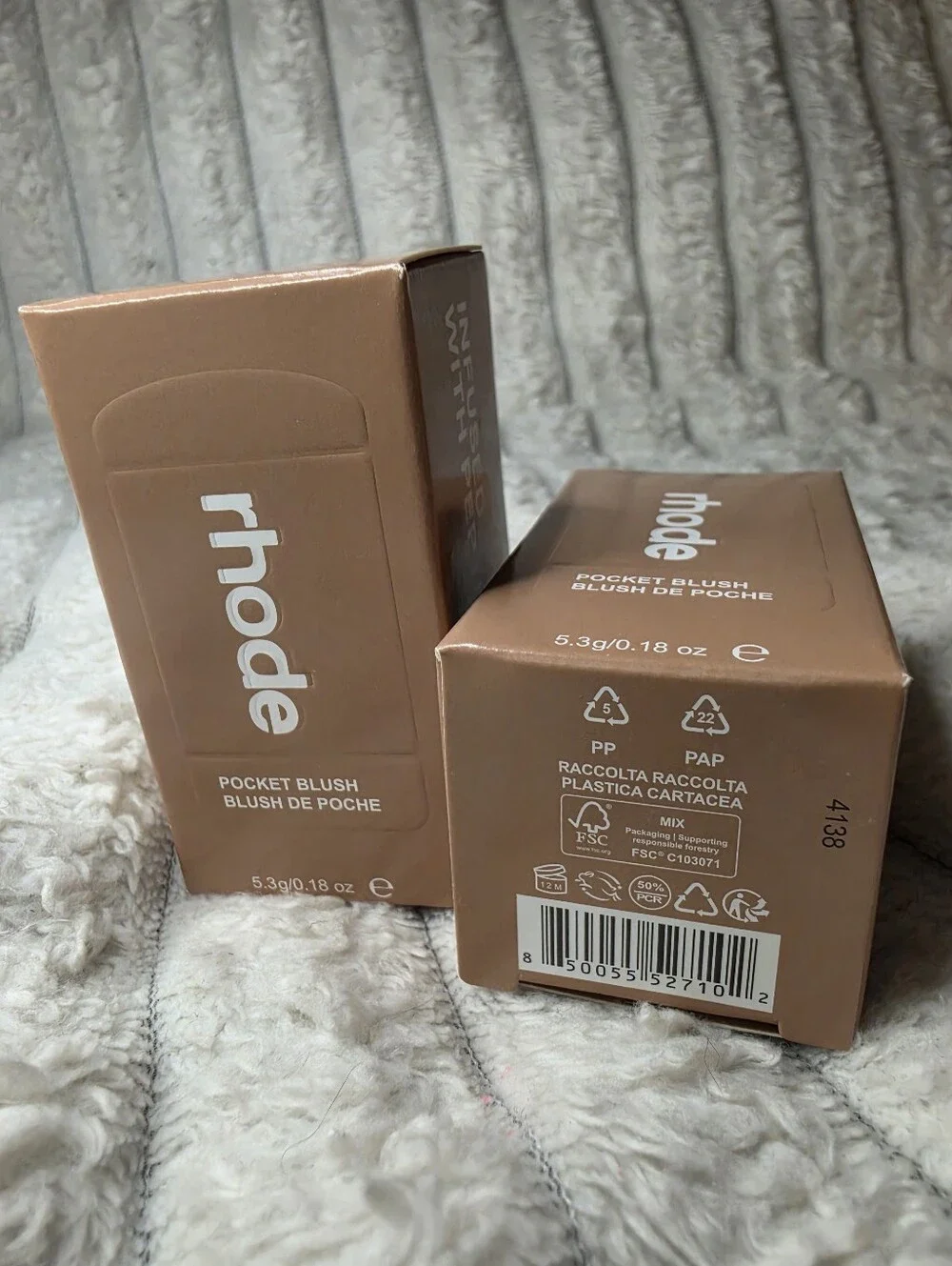 RHODE Pocket Blush In Juice Box - Picture 2 of 5